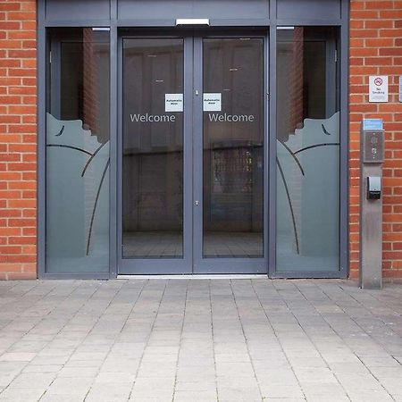 Travelodge High Wycombe Central Exterior foto
