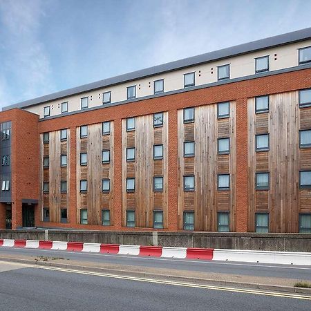 Travelodge High Wycombe Central Exterior foto