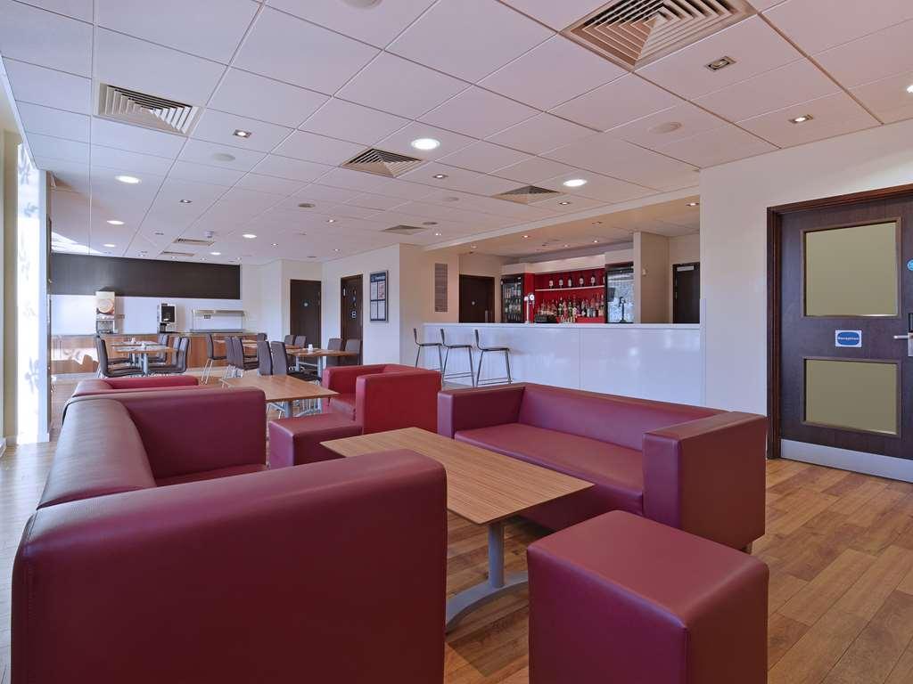 Travelodge High Wycombe Central Restaurante foto